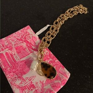 Lilly Pulitzer NWOT Gold Chain Necklace with Tortoise Pendant